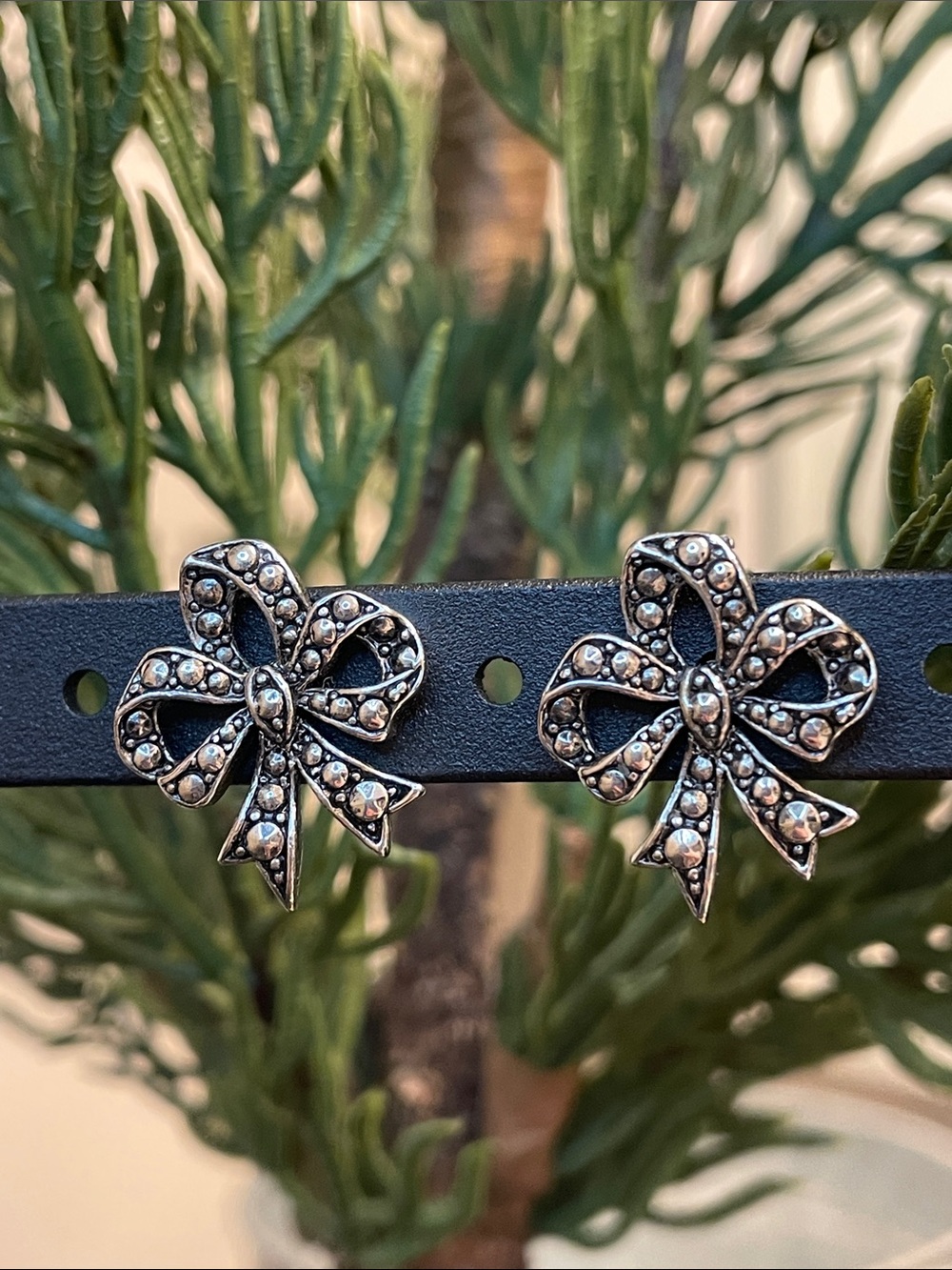 Silver-Tone Bow Stud Earrings - Elegant Women Accessories